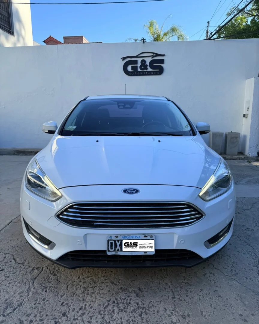 Ford Focus Titanium 2.0L