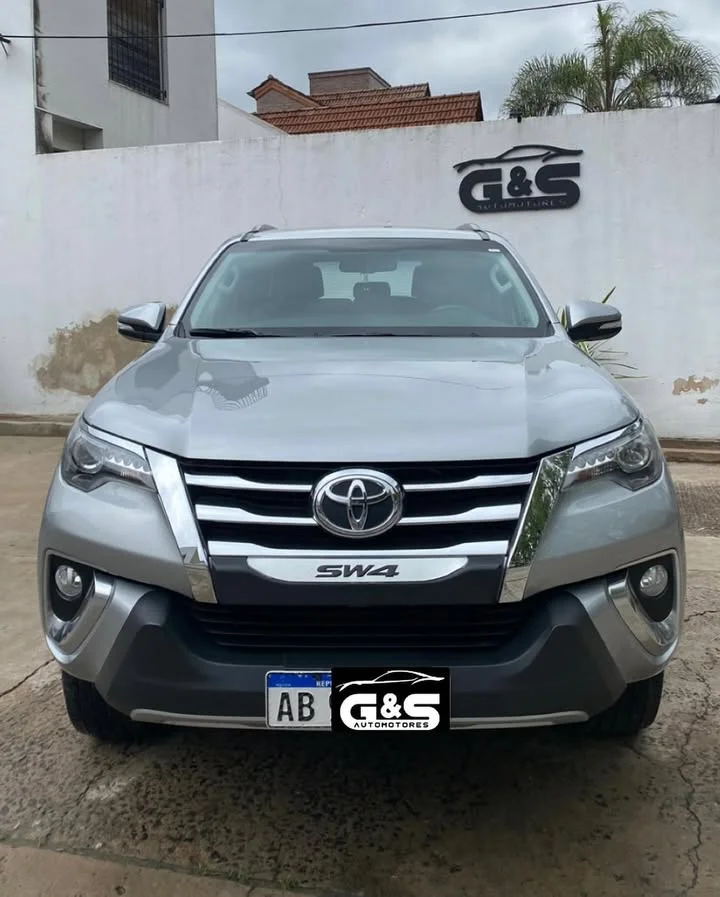 Toyota SW4 SRX 7 ASIENTOS 2.4